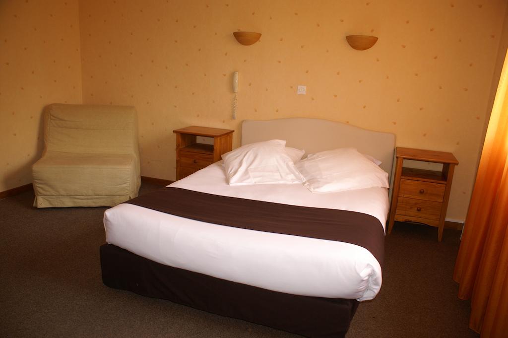 Hotel Celeste Bagneres-de-Luchon Phòng bức ảnh