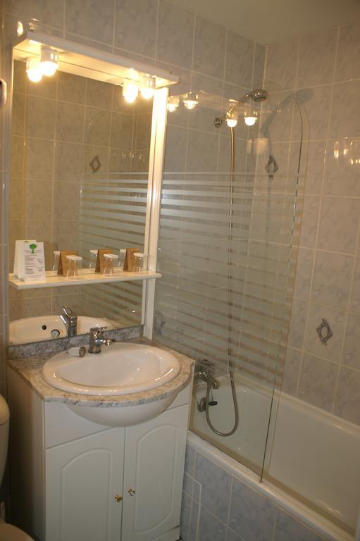 Hotel Celeste Bagneres-de-Luchon Ngoại thất bức ảnh